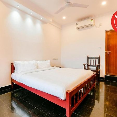 Spot On 39480 Vattekad Tourist Home Kakkanad Dış mekan fotoğraf