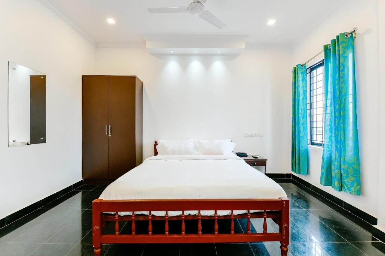 Spot On 39480 Vattekad Tourist Home Kakkanad Dış mekan fotoğraf