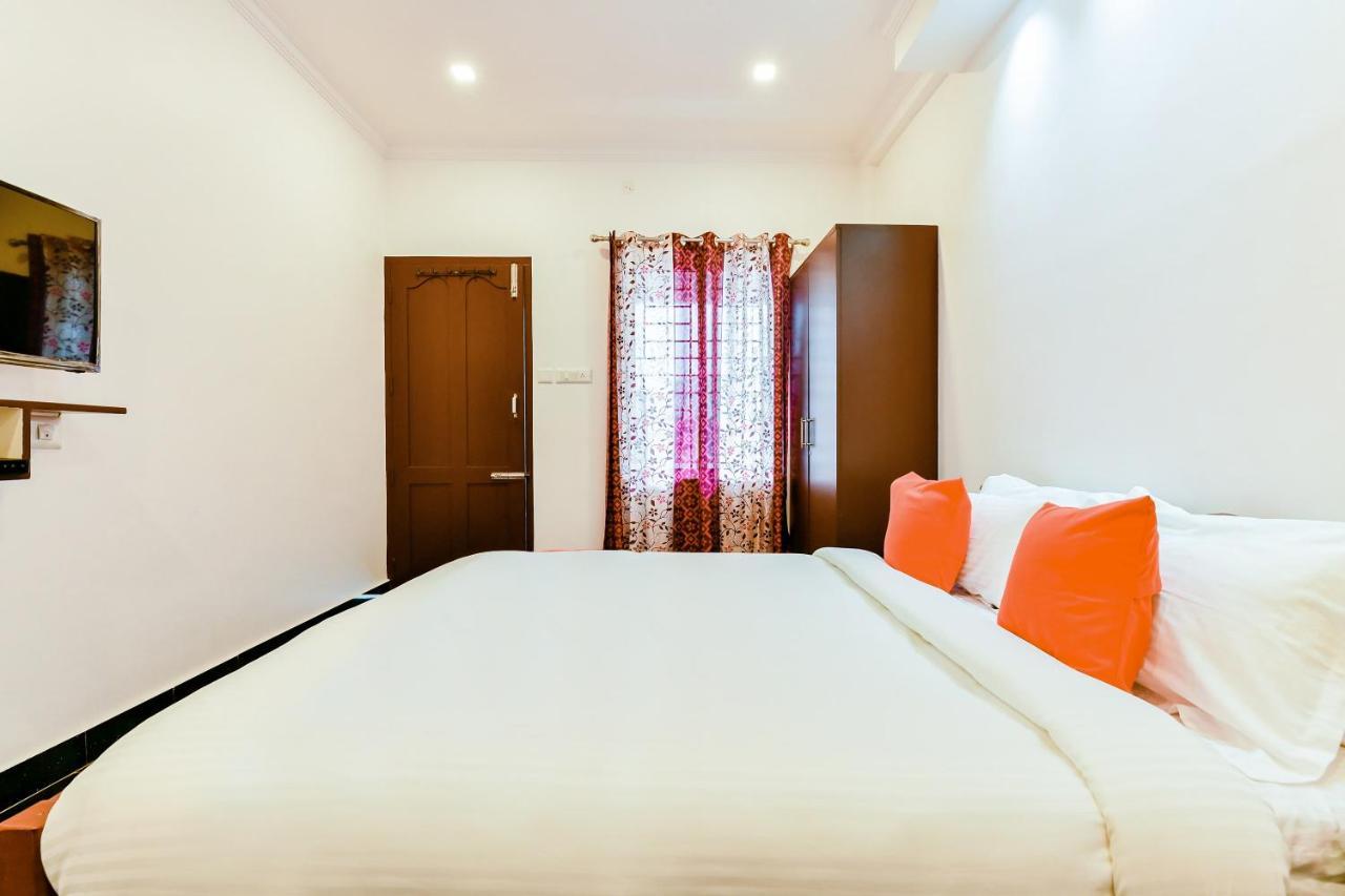 Spot On 39480 Vattekad Tourist Home Kakkanad Dış mekan fotoğraf